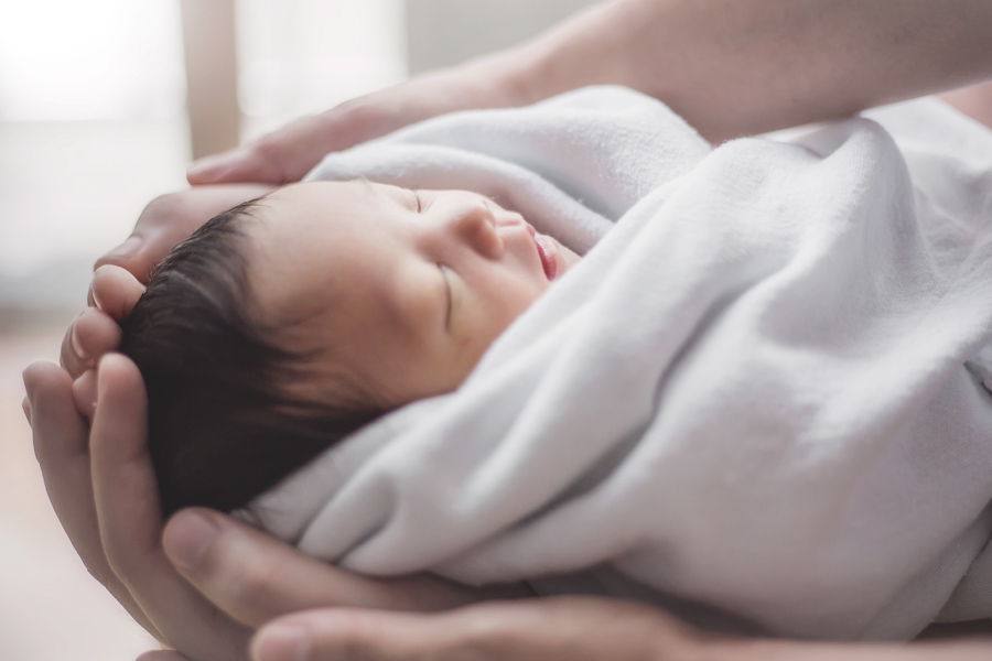 胎児はお腹にいる時から母親の食べたもののにおいを嗅いでいる